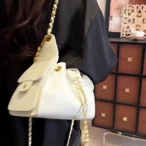 Túi xô dây rút họa tiết trám phong cách thường ngày túi đeo vai dây xích phong cách thời trang sành điệu dễ phối đồ túi lớn đi làm.