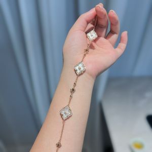 Brushed Craft Four-leaf Clover Bracelet Female Retro Diamond-set Natural White Fritillary Three-flower Bracelet