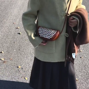 Punk Túi đeo chéo nhỏ cho phụ nữ Studded thiết kế nách PURSE du lịch Satchel PURSE Casual Túi xách