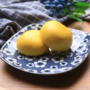 Bánh Mochi Trứng Muối Thơm Ngon Bánh Kem Nhân Ít Ngọt Hơi Mặn Nhưng Không Béo Ngậy