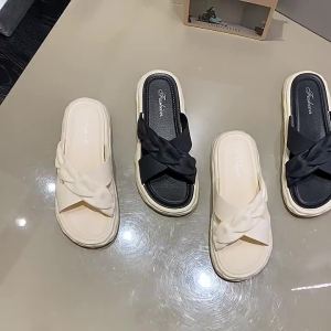 [Free Shipping] New Simple Slip-On Sandals For Women Summer Fashion Beach Shoes Flat Non-Slip Slide Sandals