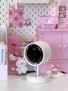 Desktop small fan with strong wind power and long battery life capable of shaking head quiet office filtering air circulation fan