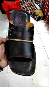 Sandal Kulit Berkualitas: Desain dan Gudang Sepatu Bandung