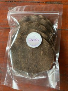 ถั่วเน่าแผ่น อย่างดีทํามาจากถั่วเหลือง แพค 6 แผ่น