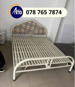 Giường sắt 1m6 1m8 sơn tĩnh điện màu kem sắt dày 5 jem 3 người nằm thoải mái giao hỏa tốc 2h
