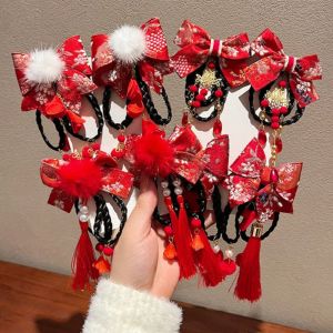 LIAND 2pcs สไตล์จีนจีน กิ๊บติดผมเด็กสีแดง Hanfu ผ้าโพกศีรษะ พู่ห้อยคอ หมวกสำหรับปีใหม่ กิ๊บติดผมสไตล์โบราณ น่ารักน่ารักๆ โบว์วิกผมถักเปีย