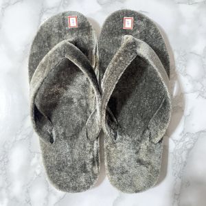 FURRY INDOOR SLIPPERS - TSINELAS PAMBAHAY SOUVENIRS FOR MEN AND WOMEN BALBON PANG BAHAY GAWANG PINOY MATIBAY AT MAGANDA