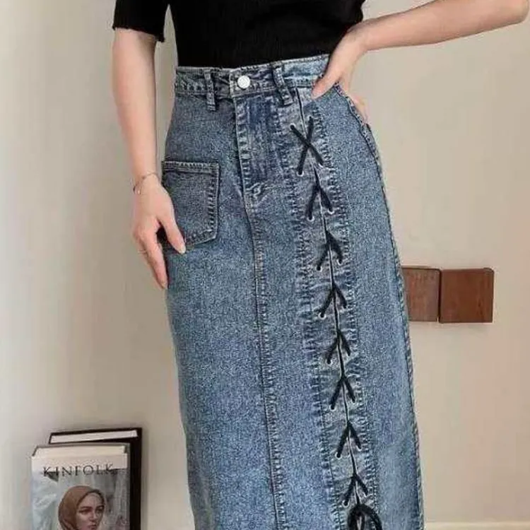 Nikita Denim Midi Skirt Wanita dengan Tali Pita Tebal Gaya