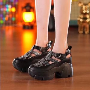 รองเท้ากีฬาออกกําลังกายรองเท้าลําลองรองเท้าผ้าใบโรมันของผู้หญิงฤดูร้อนรองเท้าแตะกีฬาโรมัน