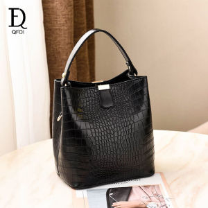 QFDI กระเป๋าสะพายข้างผู้หญิงสไตล์ใหม่ กระเป๋าสะพายย้อนยุค ความจุมาก กระเป๋าทรงถัง กระเป๋าสะพายผญ กระเป๋า กระเป๋าโท้ท กระเป๋าถือ
