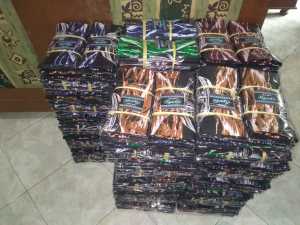Kemeja Batik Nu | Kemeja Ansor Banser | Kemeja Batik Lengan Panjang Istimewah | Kemeja Batik Seragam | Batik Pekalongan\nCelana Sarung Dewasa Motif Batik Jokowi Bahan 100% Cotton