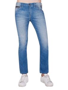 Wrangler Inficool Spencer Low Waist Slim Straight Five Pocket Jeans in Blue with Cool and Dry Performace