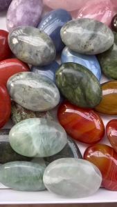 Natural Black Labradorite Oval Palm Pocket Healing Crystal Massage Spa Energy StoneHealing Crystal for Therapy Geometry Chakra Balancing