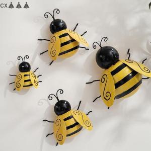 CX🎄💓💥 Kim Loại Tường Nghệ Thuật 4Pcs Kim Loại Bumble Bee Tường Trang Trí Nội Thất 3D Sắt Bee Nghệ Thuật Điêu Khắc Treo Tường Trang Trí Cho Ngoài Trời Nhà Vườn