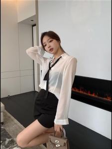 2025 Áo sơ mi chiffon trắng mùa hè cho phụ nữ tay dài áo blouse trong suốt phong cách Hàn Quốc áo khoác cardigan chống nắng cho nữ