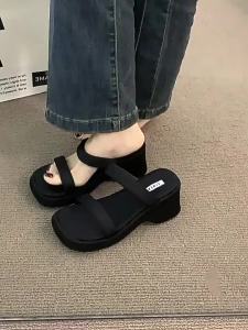 [Free Shipping] First Encounter Season Womens Platform Thick-Soled Summer Outdoor High-End Black High-Heel Slide Sandals
