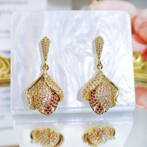 SEQUITO Temperament Ladies Ear Decoration Gold Plated Micro Pave Tiny AAA Cubic Zirconia New Long Drop Rose Flower Earrings Prom Party Jewelry SE923