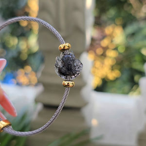 Q1574 Charm hồ ly TA Tóc Đen ôm hoa sẵn lỗ 2li xỏ cáp mix vòng cho mệnh Thuỷ và Mộc - Phong Thuỷ TUDO