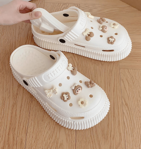 Cute cartoon girl heart covered head slippers women summer increase thick sole EVA non-slip slippers sandals