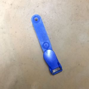 Kẹp Đeo Nhựa MÀU XANH Dùng Kẹp Bảng Tên 10 Cái ( Chỉ kẹp đeo ) - Văn phòng phẩm Bảo An