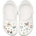Jibbitz, charm gắn dép crocs trang trí giày sang trọng cao cấp. 