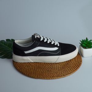 SEPATU SNEAKERS PRIA WANITA HITAM PUTIH COWO KEREN BUAT GAYA SEPATU WANITA TERBARU SEPATU SNEAKER WANITA CANVAS AUTHENTIK OTENTIK SLOP SEPATU SEKOLAH SEPATU KEREN SEPATU KULIAH SEPATU PRIA KEREN LAKI LAKI CEWEK DEWASA BRAND LOKAL AKNA JAVASTORE