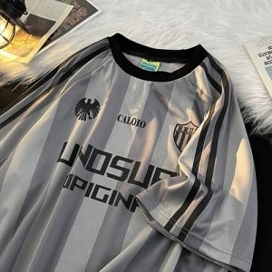 ทุกวัน ส่งฟรี ถูกๆ  TK poohpachara22 s พิกัดตะกร้างับบ เสื้อยืด เสื้อบอล เสื้อผ้าแฟชั่น man clothing girl clothing เสื้อยืดแขนสั้น ผ้าเรยอน ผ้าตาข่าย สไตล์อเมริกัน สตรีท สําหรับผู้ชาย Couple T-shirt OVER SIZE