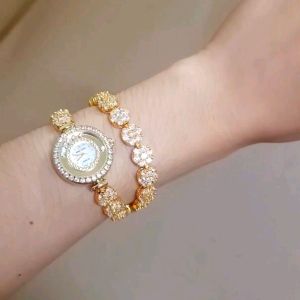 นาฬิกาผู้หญิง Royal Crown ( แท้100%) นาฬิกาประดับเพชรรุ่นสายยาวสองรอบใส่แทนสร้อยข้อมือหน้าปัดมุกสวยหรูระบบถ่านกันน้ำจัดส่งพร้อมกล่องครบมีบัตรับประกัน1ปี