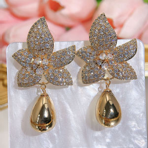 SEQUITO Fine Women Ear Jewelry Gold Plated Full Micro Pave Sparkly Tiny AAA Zirconia Flower Shape Long Pearl Pendant Drop Earrings for Prom SE949
