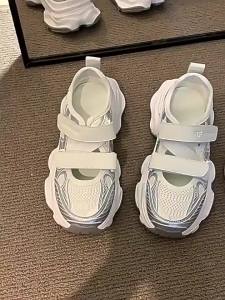 WomenS Closed-Toe Sporty Velcro Thick-Soled Sandals 2026 Summer New Versatile Hollow Breathable Clogs