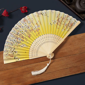Quạt gấp họa tiết cổ trang nhiều loại mới nhất 2024
