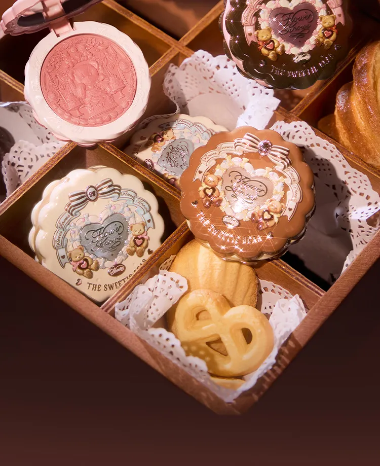 NEW]Flower Knows The Sweetie Bear Collection Silk Satin Blush má hồng Kết cấu nhẹ và mượt Tươi tắn và dịu dàng Phù hợp để sử dụng hàng ngày makeup Má Hồng Cho