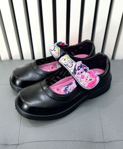S รองเท้านักเรียน รองเท้านักเรียนหญิงรองเท้าอนุบาล มีทั้งวอร์มขาว และหนังดำ Size 25-35 ราคาป้าย 320-325 บาท