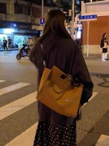 Túi tote nam phong cách Hàn Quốc túi xách giả da lộn mờ túi đeo chéo cỡ lớn túi đeo vai đi làm dung tích lớn.