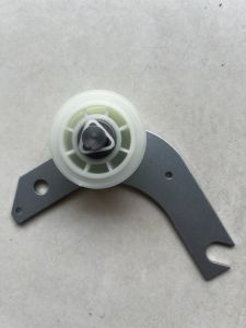 Bánh tỳ căng dây curoa máy sấy electroluc 11kg EDV114