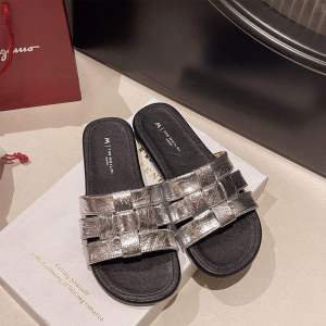 [FreeShipping] Vintage Woven Thick-Soled Slippers for Women Summer Outdoor Wear 2026 New Beach Sandals
