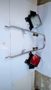 PLANGER BEGEL BEHEL PEGANGAN JOK BELAKANG HONDA GL100 GL 125 MEREK SHJ SET STOPLAMP LAMPU STOP BELAKANG ASSY BENING DAN MERAH PLUS EMBLEM LOGO GL 100 GL 125 HONDA DAN PANGKON