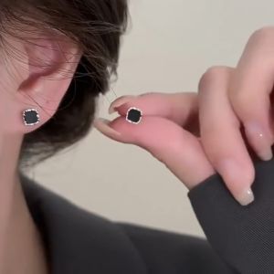 Anting Zirkon Hitam 微镶锆石方形耳钉 Black Square Zircon Stud Earrings 轻奢小众精致高级感气质百搭 Elegant Fashion Jewelry