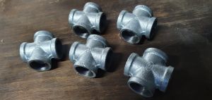 5 chữ thập ren trong gang tráng kẽm phi 27mm