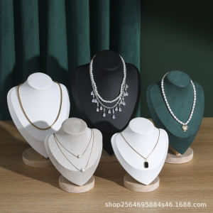 ชั้นวางสร้อยคอไม้สักหลาด เครื่ีองประดับแฟชั่น ที่เก็บหน้าต่างเครื่องประดับ มี3ขนาดให้เลือก