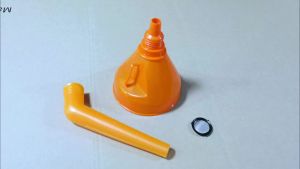 Plastic Gasoline Funnel Oil Hopper Diesel Infundibulum Filling Funnel with Alloy mesh Filter