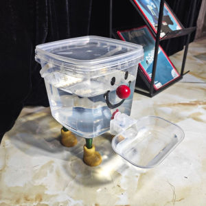 【Ewyn】ถังดื่มสัตว์เลี้ยง ถังให้น้ำแมว เครื่องจ่ายน้ําแมว ปลั๊กฟรี ถอดออกได้ แบบใส ปลอดภัย ใช้งานสะดวก ความจุใหญ่