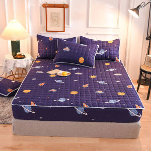 3 in 1 Bedsheet（With Free 2 Pillowcases）Quilted Cotton Mattress Protector Cover Bedsheet No Lukot No Gusot Fitted Bedsheet Single/Queen/King Bed Sheet Cover With Garter