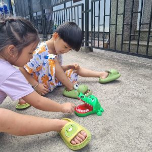 ĐỒ CHƠI CÁ SẤU CẮN TAY SIÊU VUI – HÚ HỒN LUÔN ĐÓ