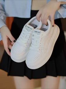 Giày Trắng Da Thật Đế Mềm Nhẹ Cho Nữ 2024 Mẫu Mới Mùa Xuân miu Giày Chạy Bộ Thoáng Khí Giày Thể Thao Đế Bằng Thường Ngày