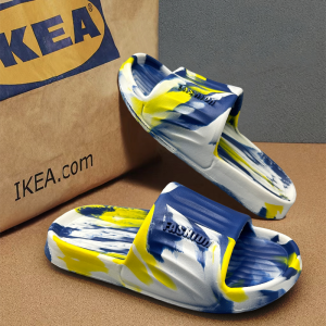 รองเท้าแตะผู้ชายป้องกันการลื่นในบ้าน 2025 แฟชั่นเกาหลีนุ่มสบาย ใส่เดินบ้านลดลื่น รองเท้าแตะชายระบายอากาศดี รองเท้าไปทะเล(4.9 ดาว 394 คอมเม้น)