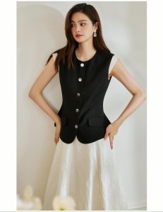 Áo Vest Nữ Công Sở Dáng Ngắn Gài Nút Cổ Tròn Tay Phối Ngắn