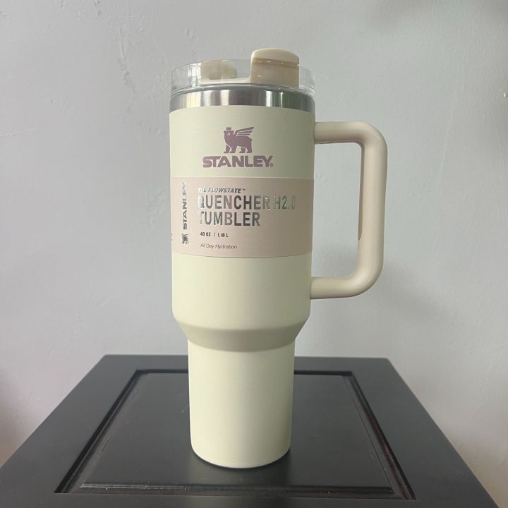 Stanley%20Thermos%20Cup%2040oz%20Large-capacity%20stainless%20steel%20water%20cup%20with%20handle%20and%20high%20aesthetic%20appeal%20for%20outdoor%20use%20-%20Image%207