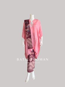 KAMARI PINK Setelan Melayu Kebaya Kaftan & Rok Batik Span Instan Warna Burgundy Katun Halus
