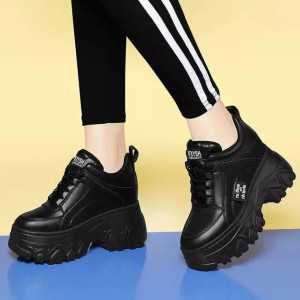 Sepatu Sneaker Wanita Korea Model Semiboot Sol Tinggi